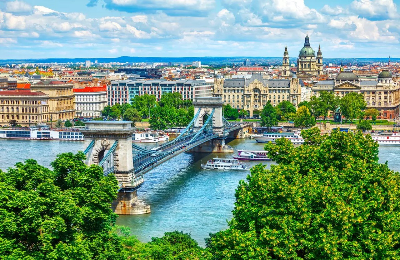Un grup de eurodeputați cer blocarea completă a fondurilor europene pentru Ungaria 