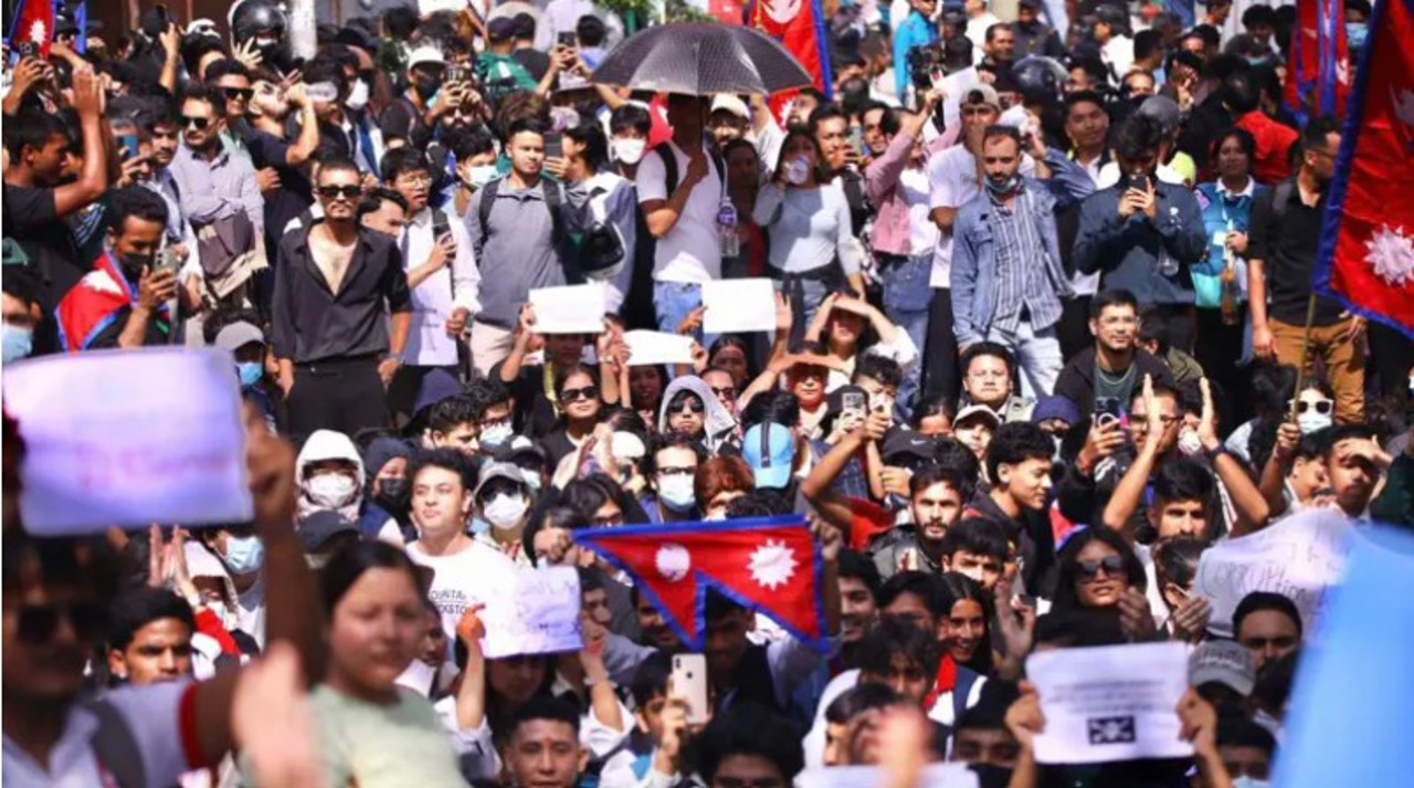 Беспорядки в Непале на фоне закрытия соцсетей: президент и премьер-министр подали в отставку 