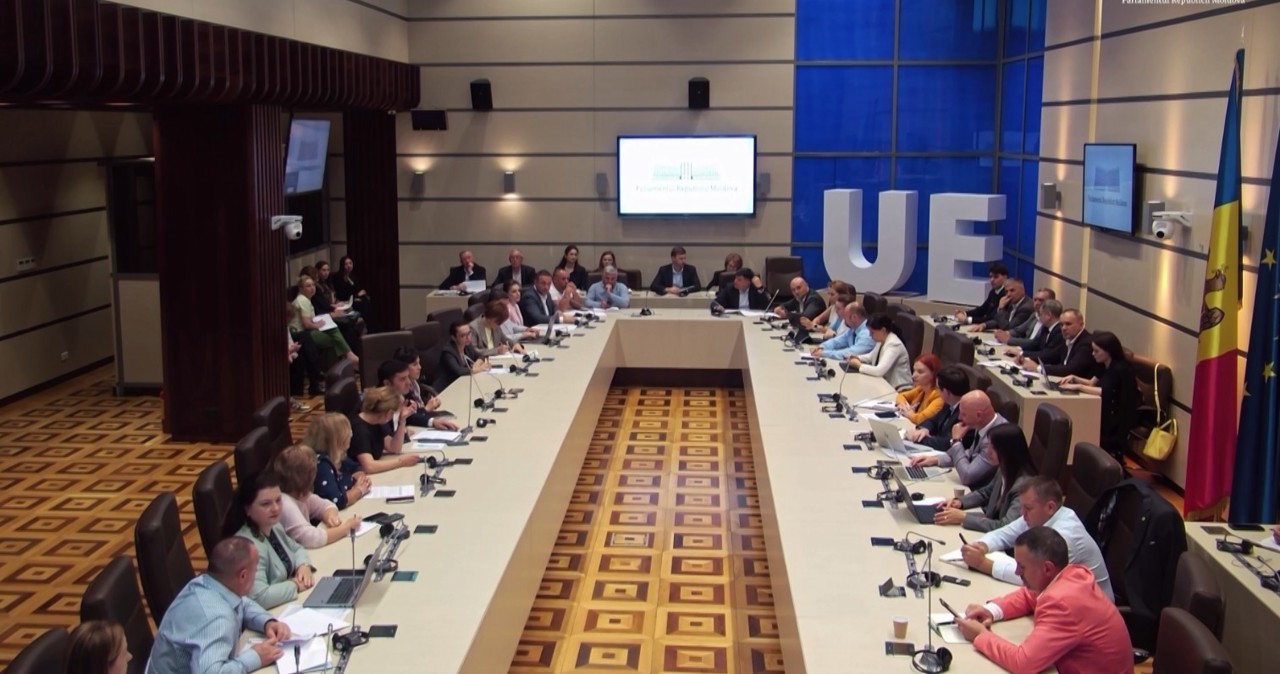 Organizații și reprezentanți ai mediului de afaceri cer revizuirea unor prevederi din politica fiscală pentru 2027 