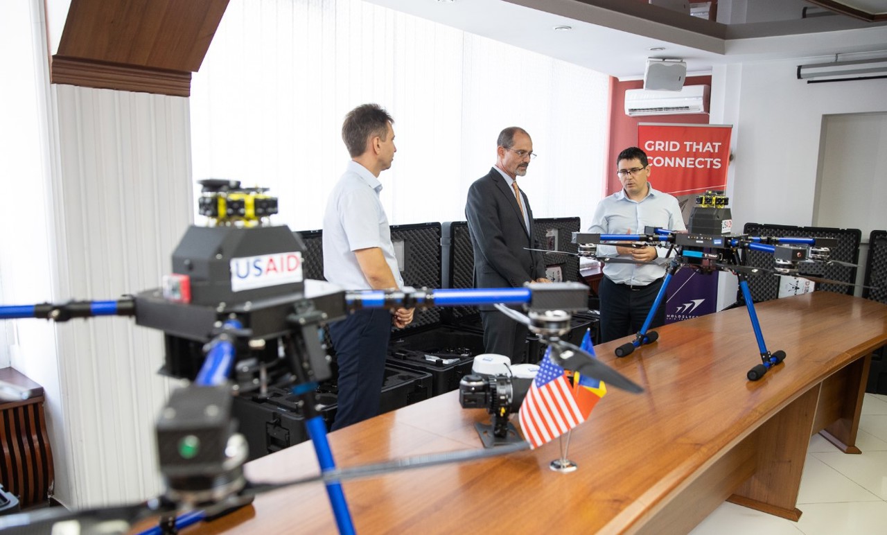 Întreprinderea Moldelectrica a primit 10 drone pentru supravegherea liniilor electrice