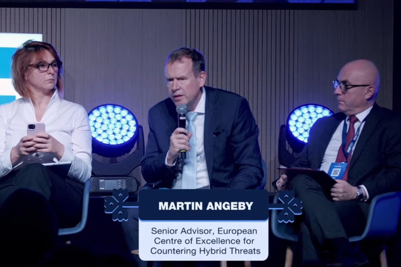 Martin Angeby, consilier principal de la Centrul European de Excelență pentru Contracararea Amenințărilor Hibride