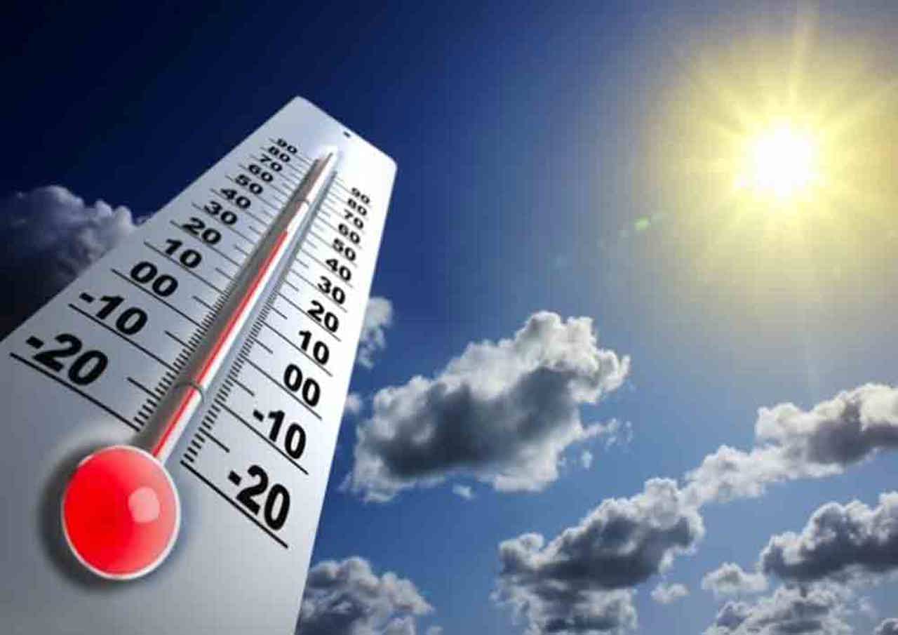 Hot weather in Moldova and Romania