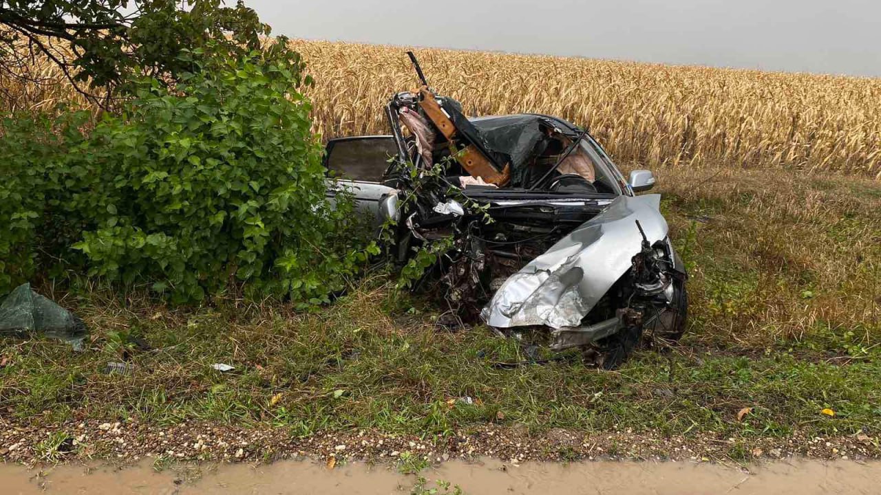 Accident tragic la Căușeni: Un tânăr de 24 de ani și-a pierdut viața, trei persoane rănite