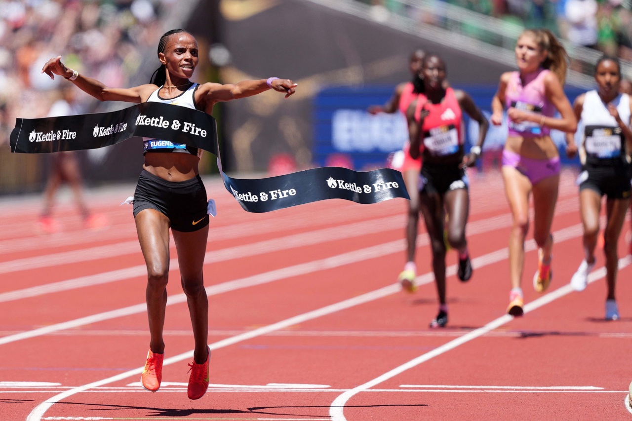 Un nou record mondial în atletism. 5000 de metri în mai puțin de 14 minute