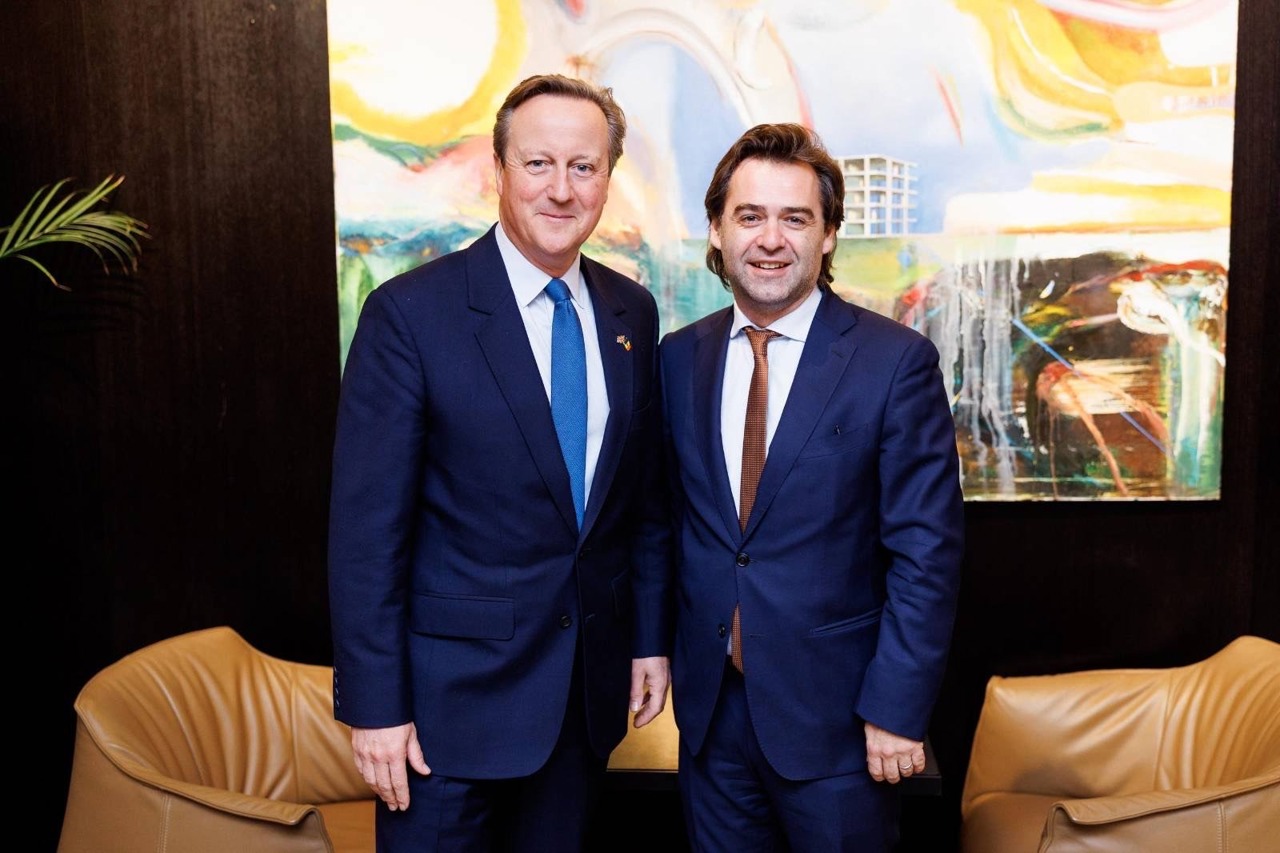  The mutual conversion of driving licenses and the reduction of roaming fees, discussed by Nicu Popescu and his British counterpart David Cameron