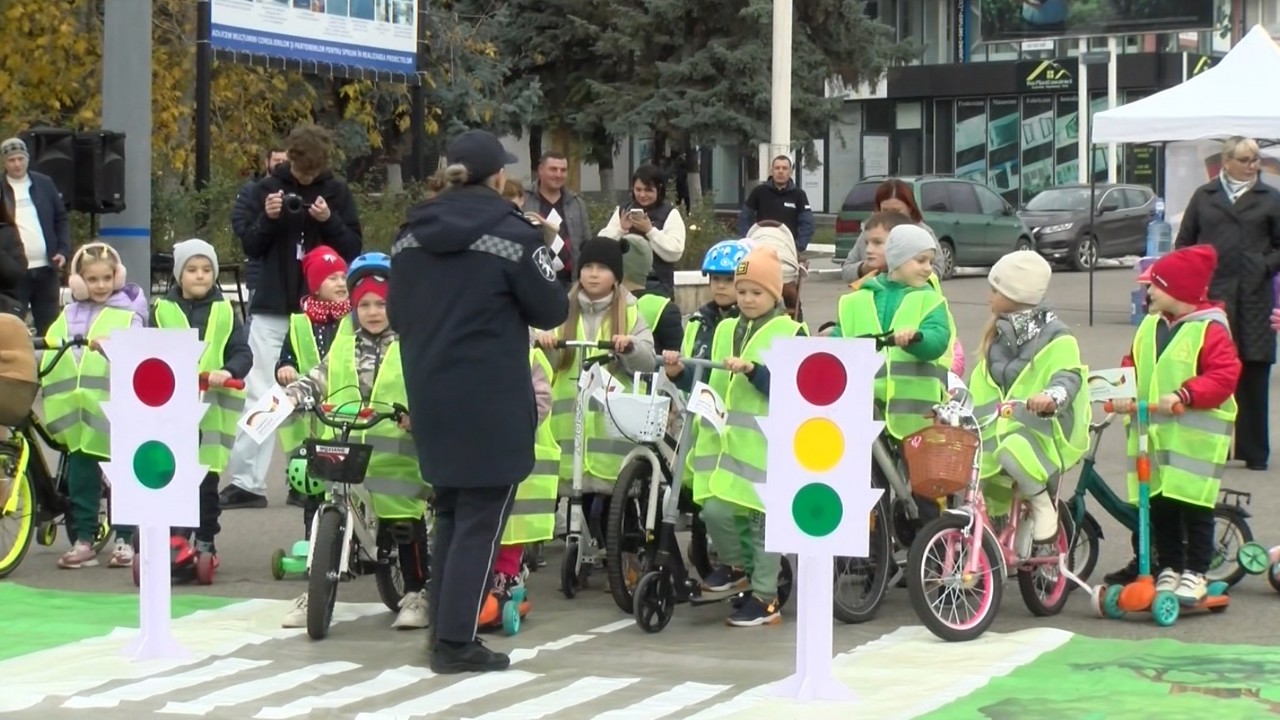 Prin Soroca, pe biciclete: 200 de persoane au promovat modul sănătos de viață 1 97fd6389 f96c 48c9 9292 caf5ad6452b6