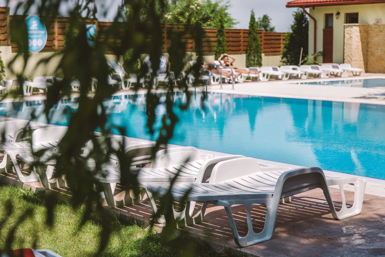 Piscinele din Chișinău își așteaptă clienții. Unde puteți reclama neregulile 