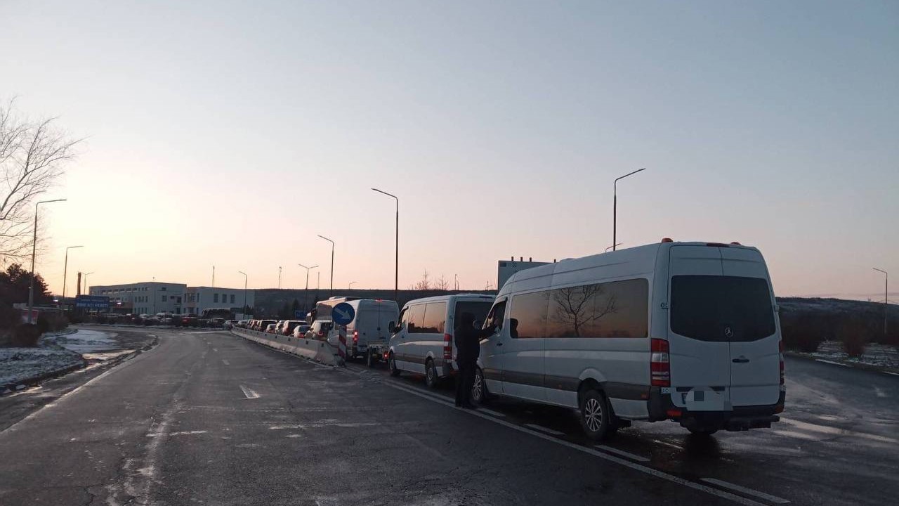 Trafic intens la punctele de trecere Costești și Leușeni, pe sensul de ieșire din Republica Moldova