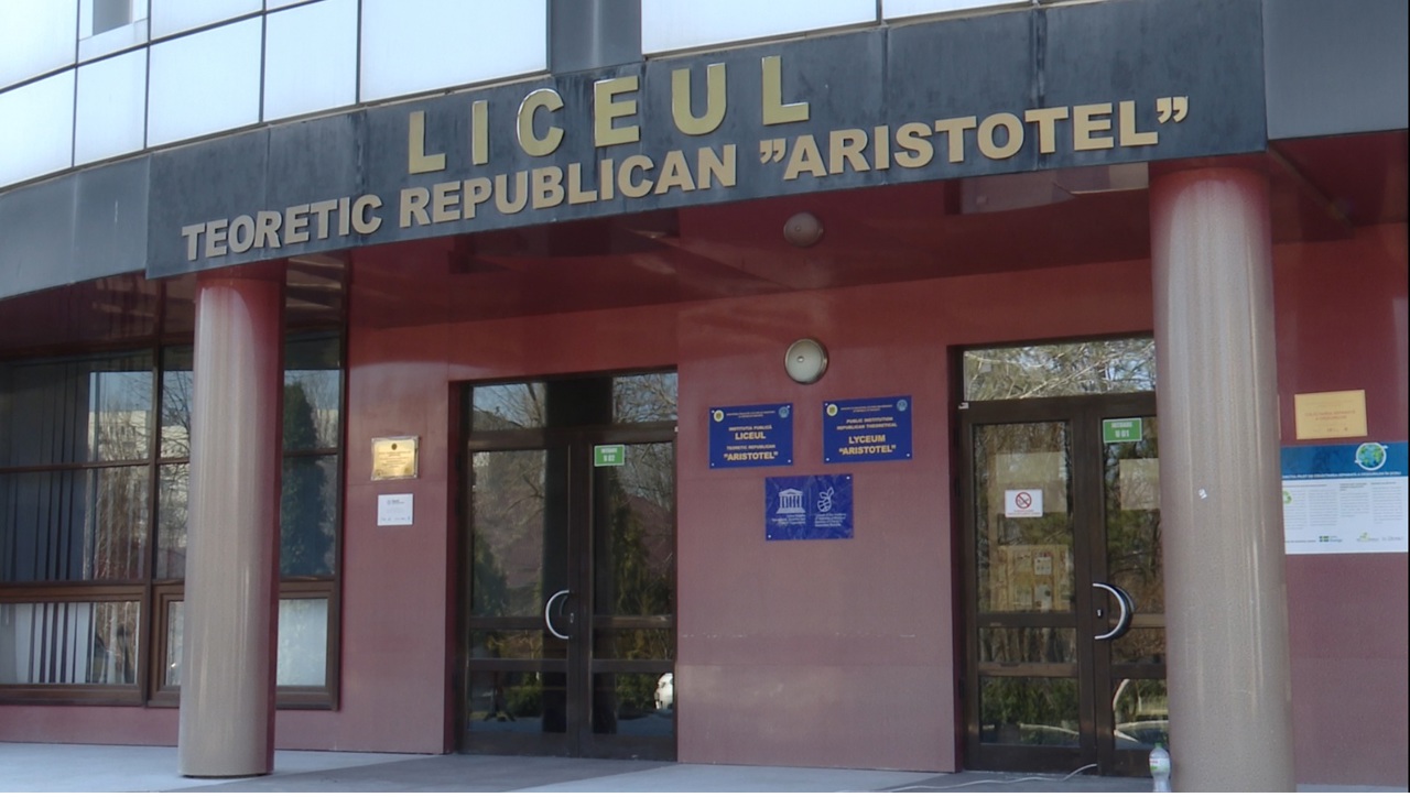 Muncă, pasiune și succes: cinci elevi de la liceul „Aristotel”, premiați la olimpiada republicană la limba română