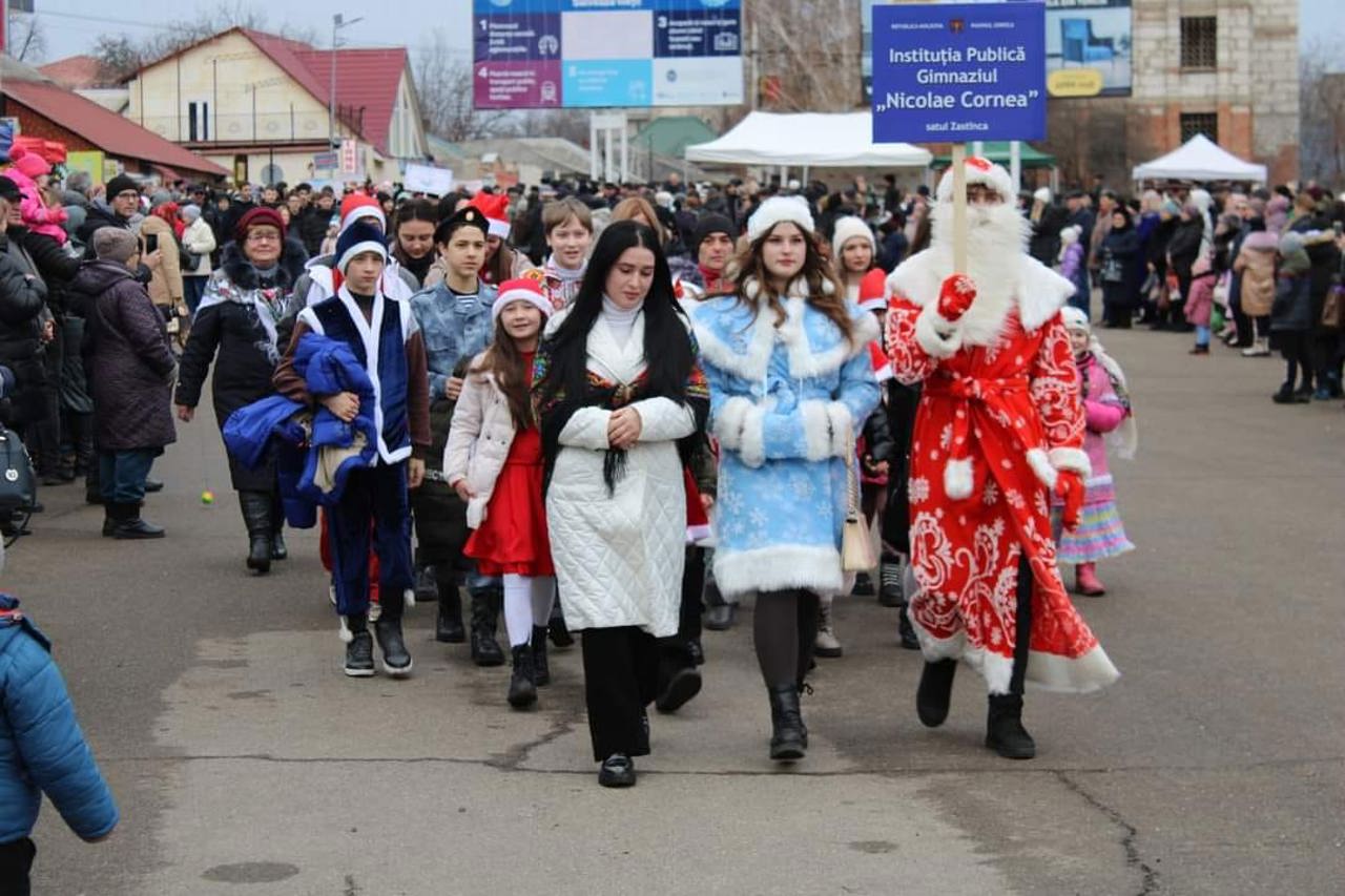 Tradiții lăsate din străbuni, păstrate la Soroca. Festivalul „De urat v-am tot ura" a ajuns la cea de-a 14-a ediție