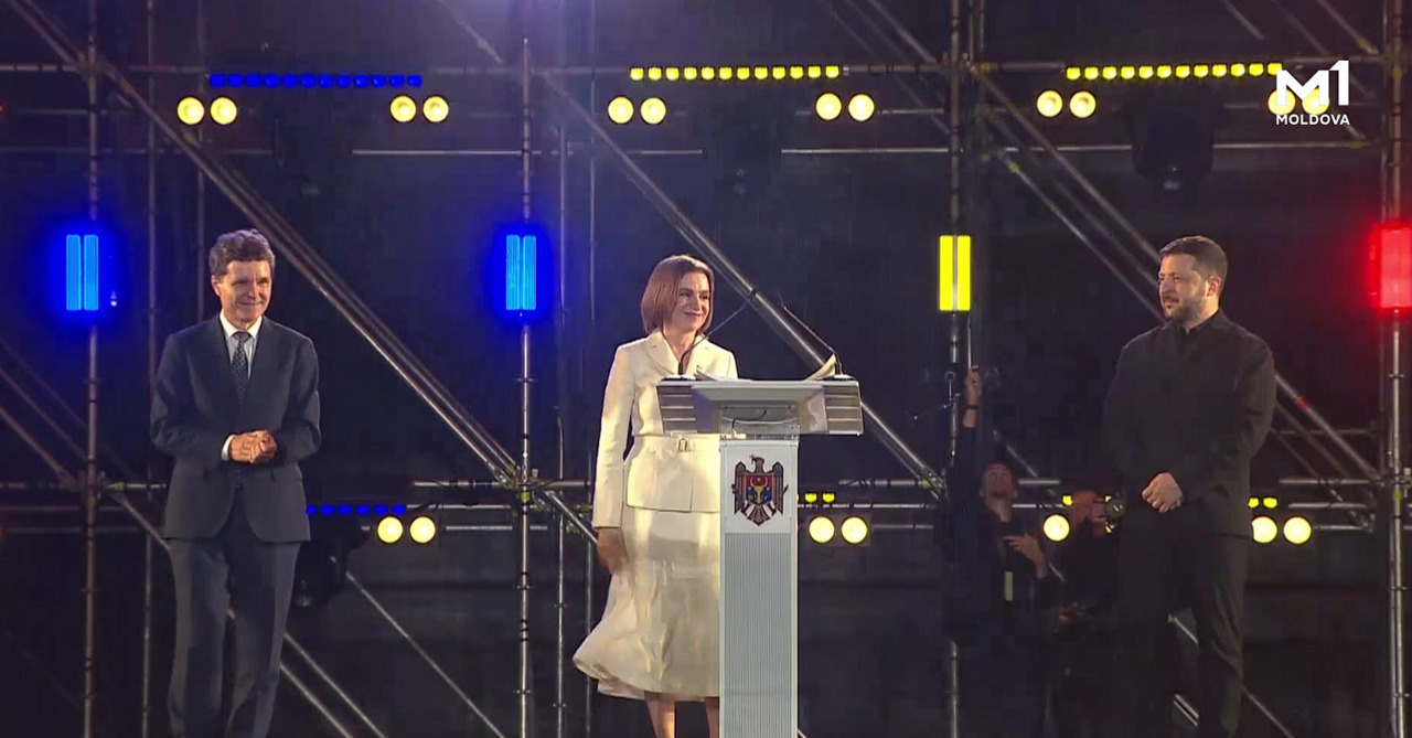 „Ucraina iubește Moldova”. Volodimir Zelenski, Maia Sandu și Nicușor Dan, aplaudați în PMAN, de Ziua Independenței