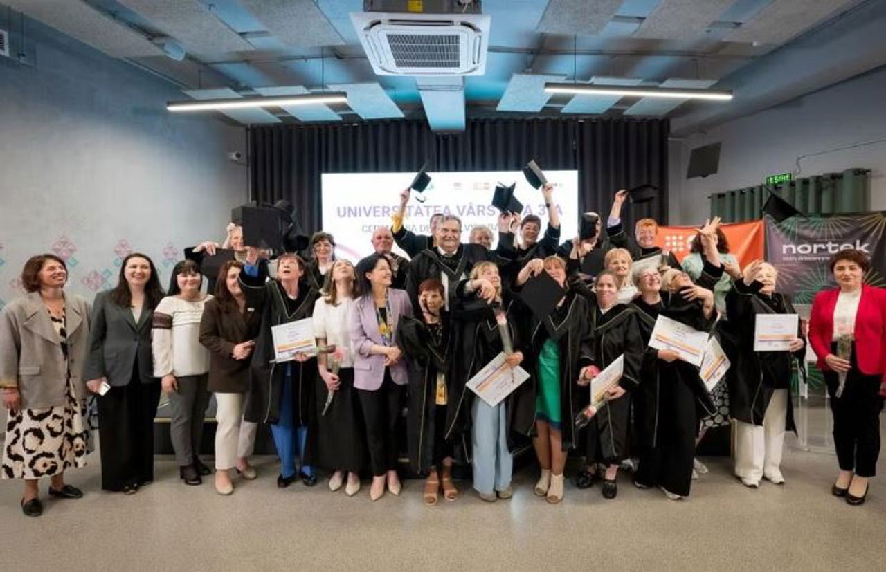 Ultimul sunet la 90 de ani: 40 de seniori din nordul țării au absolvit Universitatea Vârstei a Treia