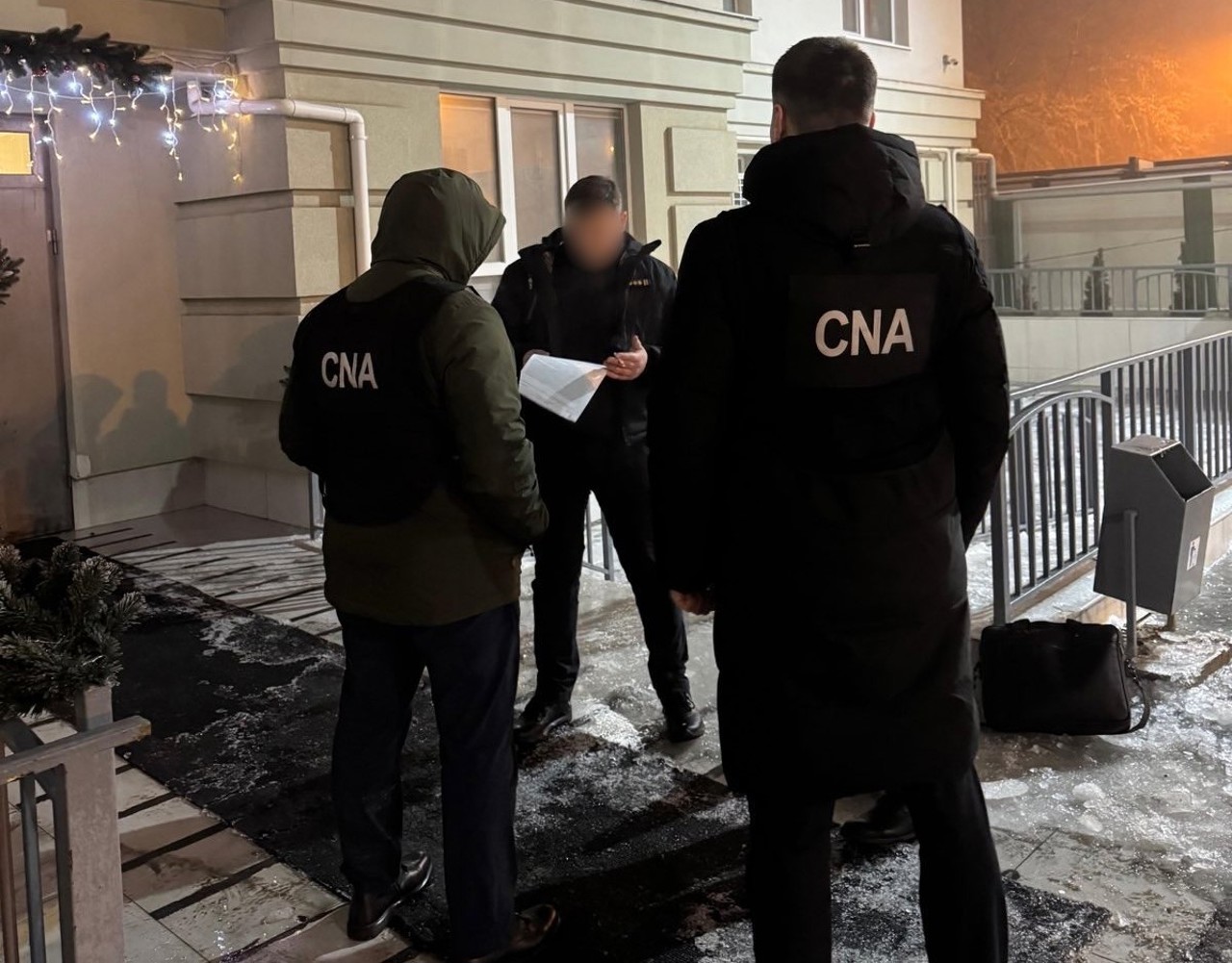 Семь таможенных инспекторов задержаны по подозрению во взяточничестве