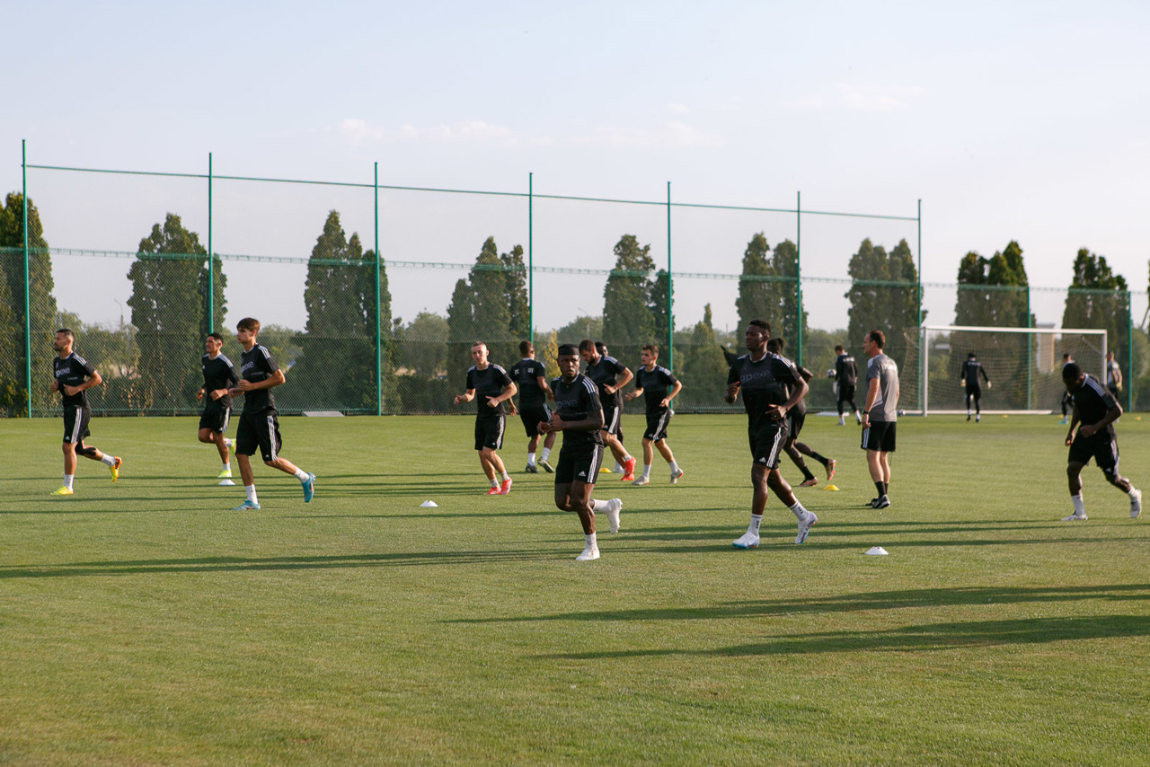 Zi decisivă pentru campioana Republicii Moldova la fotbal, Sheriff! Tiraspolenii vor juca azi returul cu Farul Constanța