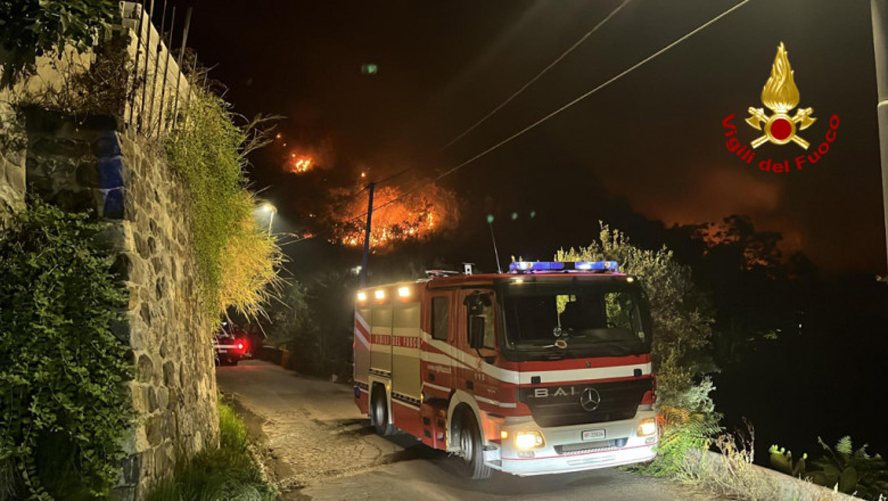 Death toll rises in Greece and Italy, following devastating fires and storms