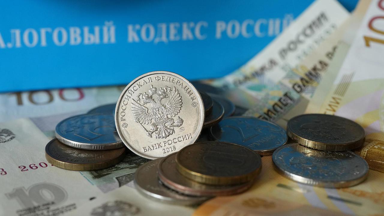 Putin orders "significant" tax hikes to stabilize Russia's struggling economy