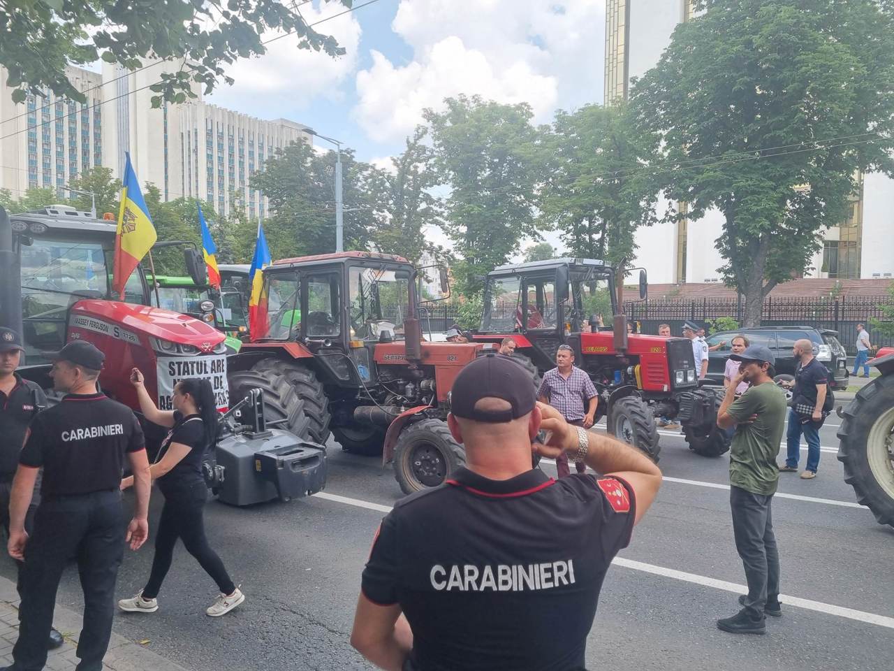 Фермеры снова протестуют. Власти пообещали "положительный ответ" в 5 часов вечера 