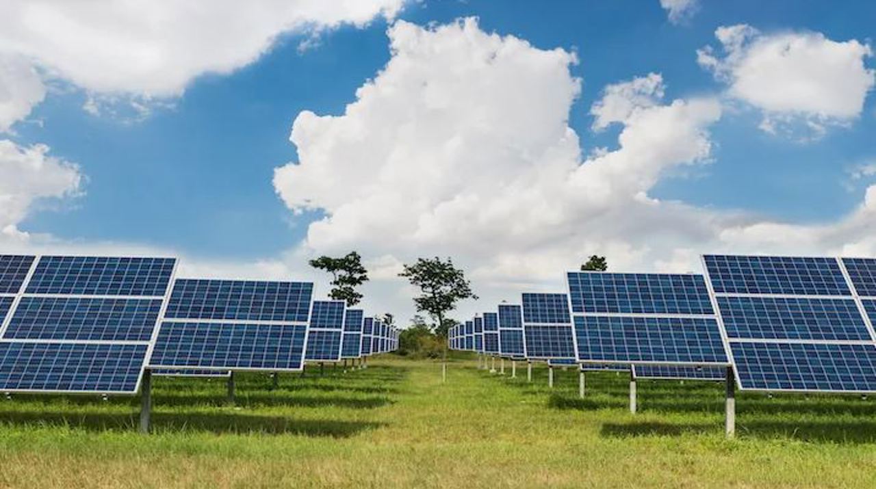 Moldelectrica a activat, în premieră, servicii de echilibrare furnizate de centrale fotovoltaice cu sisteme de stocare