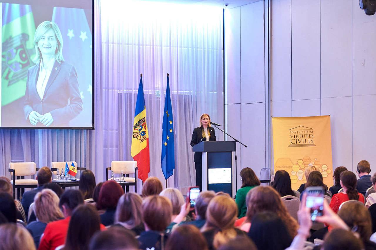 117 absolvente ale Academiei de Liderism au obținut funcții elective în recentele alegeri locale