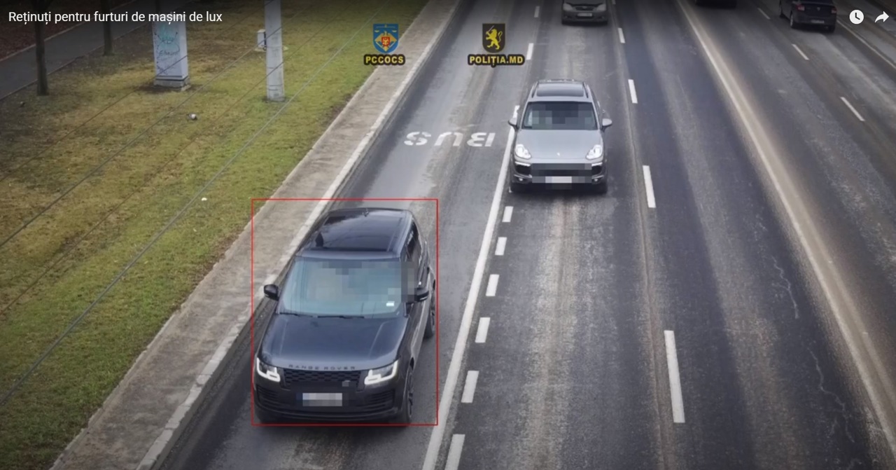 Trei bărbați care ar fi furat din UE mai multe automobile de lux, reținuți de oamenii legii