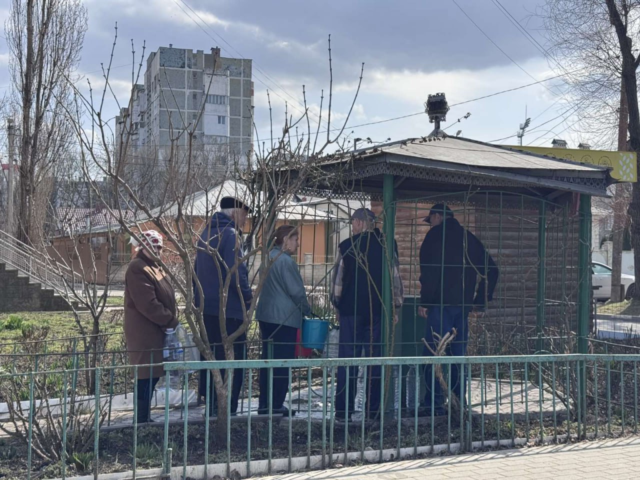 Instituțiile publice din Bălți, alimentate cu autocisternele: Autoritățile nu pot spune când va fi reluată furnizarea apei