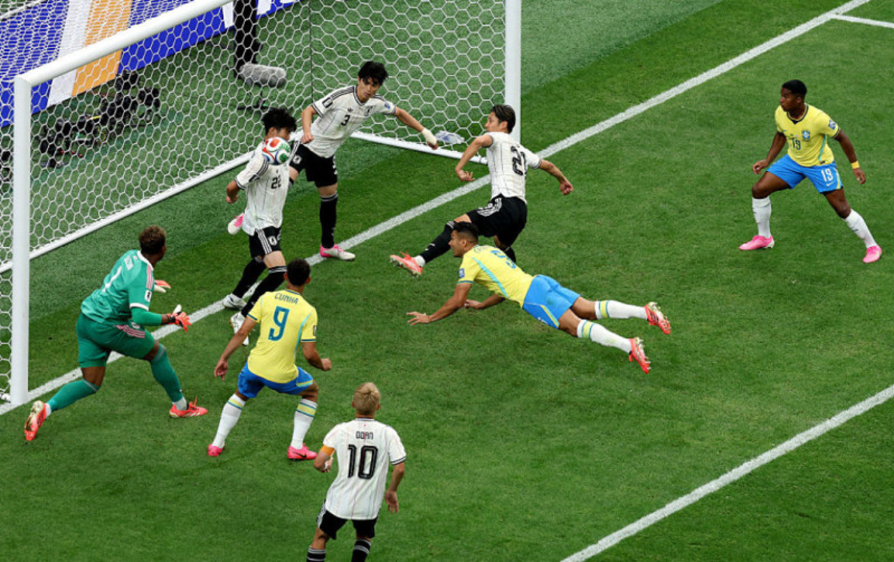 Echipa națională de fotbal a Braziliei s-a calificat dramatic în optimile de finală ale Campionatului Mondial