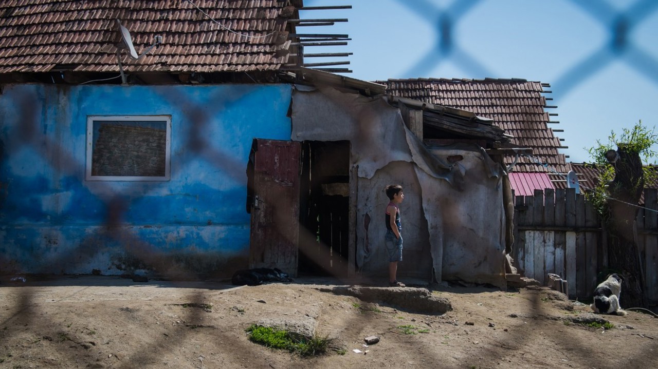 Study: Every third child in Moldova lives in poverty. Expert: "They need help today"