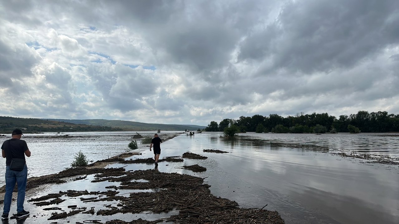 Prime Minister Dorin Recean requests a check of the  lakes and protection dykes following the heavy rains