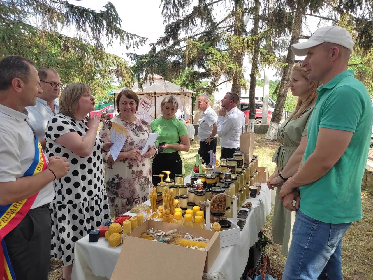 Сорока: Пчеловоды и любители меда собрались на фестивале "Медовая поляна"