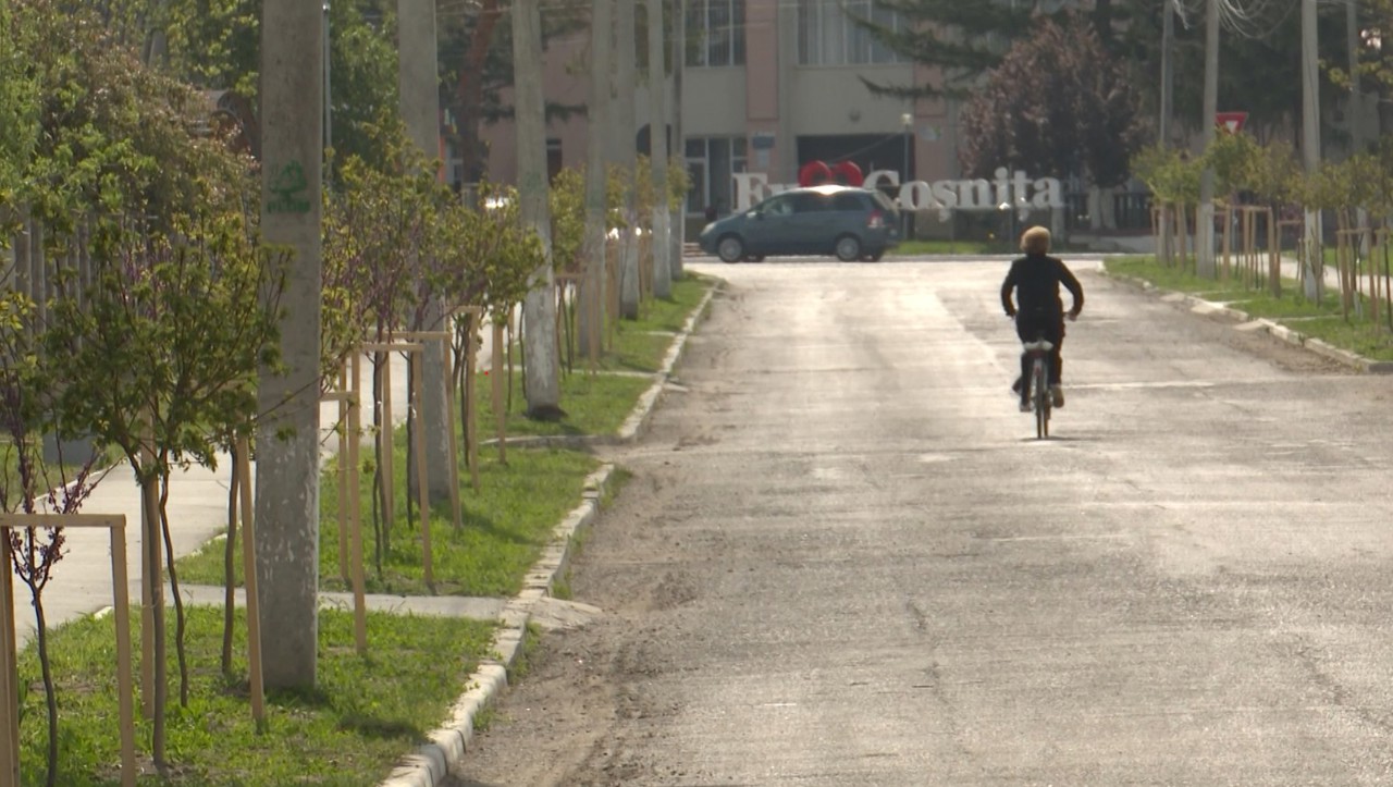 Investiții europene la Coșnița: Au fost reamenajate două străzi și o zonă verde pentru localnici