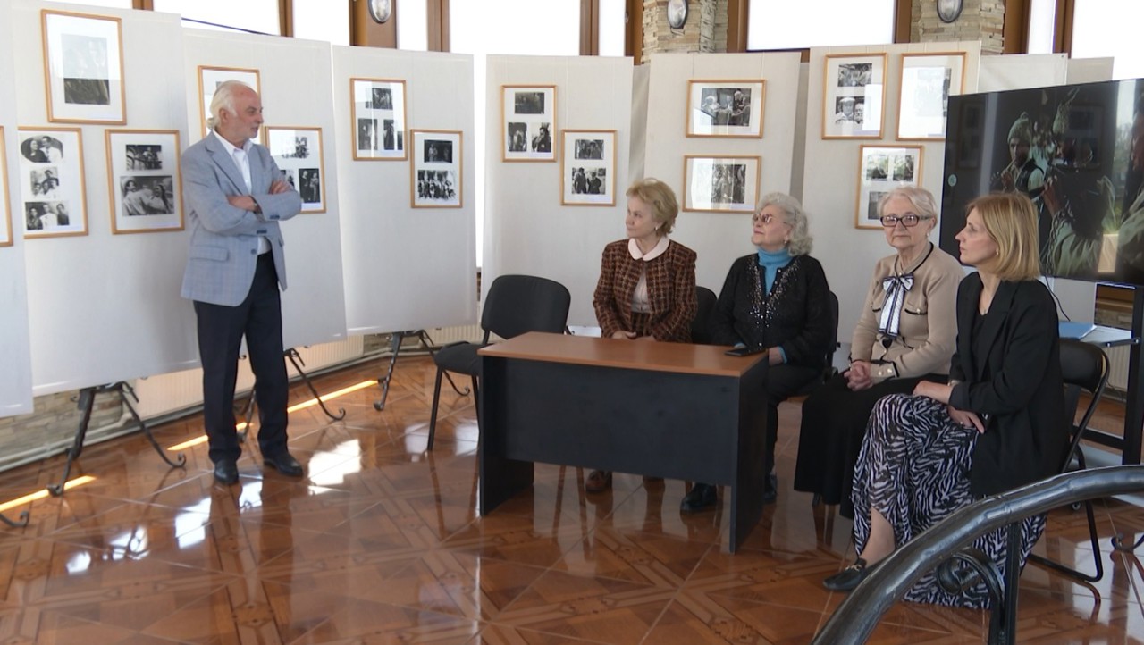 O expoziție de fotografii dedicată actorului Constantin Constantinov poate fi văzută la Muzeul de Istorie 