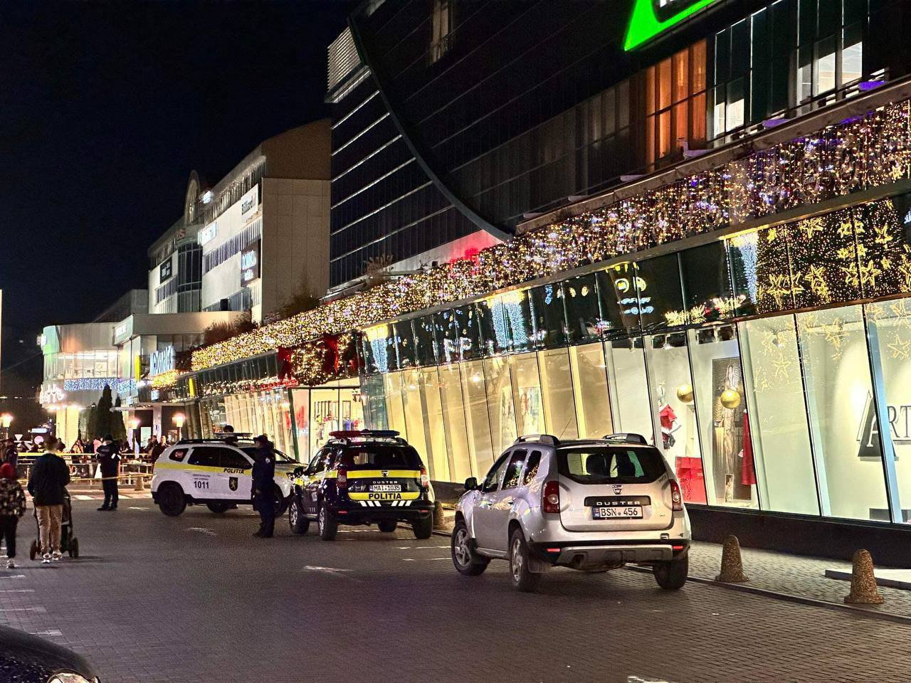 Bomb alert at a shopping center in Chisinau