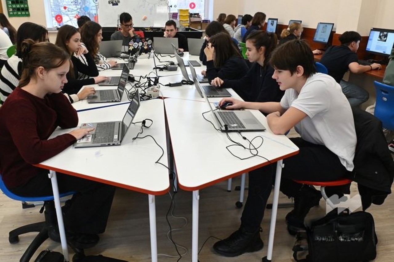 Ученики 9-х и 12-х классов могут проверить цифровые навыки: стартовал второй этап национального тестирования