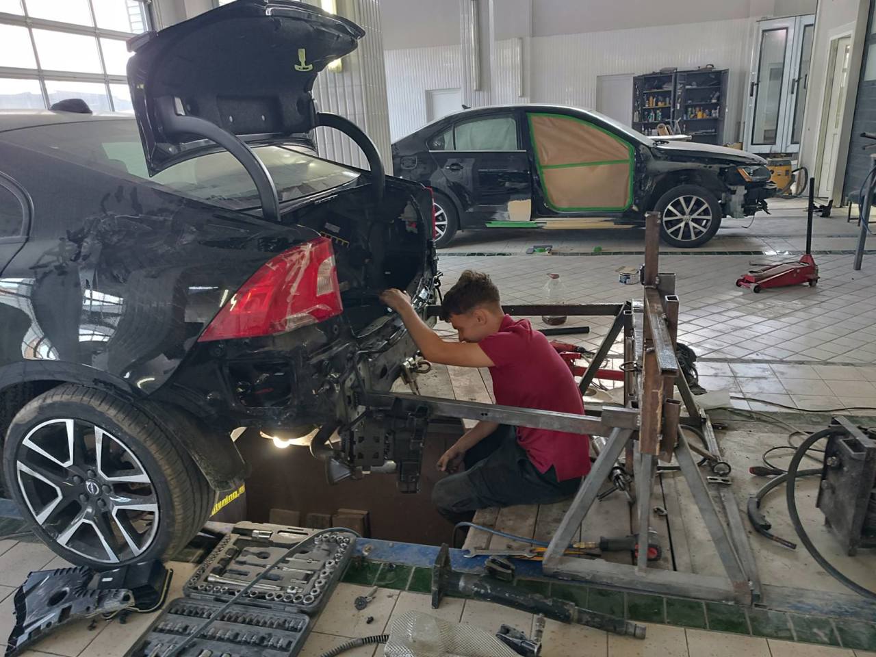 Elev, dar și angajat: Studii, bursă, salariu și loc de muncă stabil. Învățământul dual, tot mai solicitat în R. Moldova