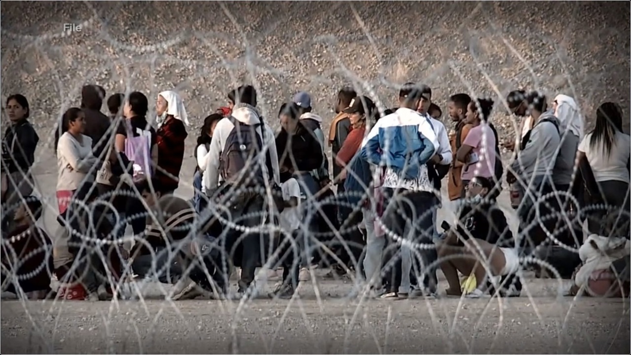 Curtea Supremă a SUA îi permite lui Trump să reia deportarea migranților în alte țări decât cele de origine