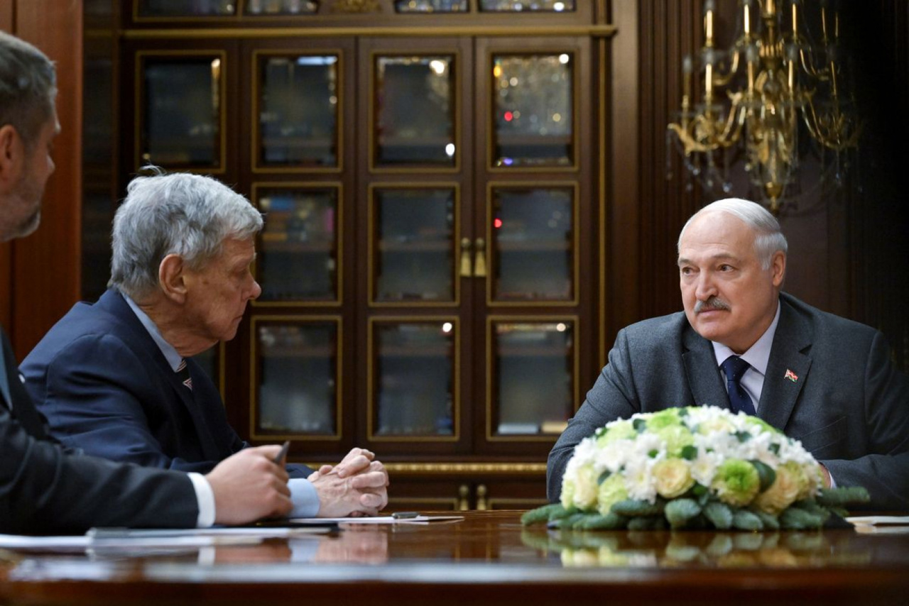 Medicamente pentru slăbit în schimbul deținuților politici: despre ce au discutat Lukașenko și Cole la Minsk