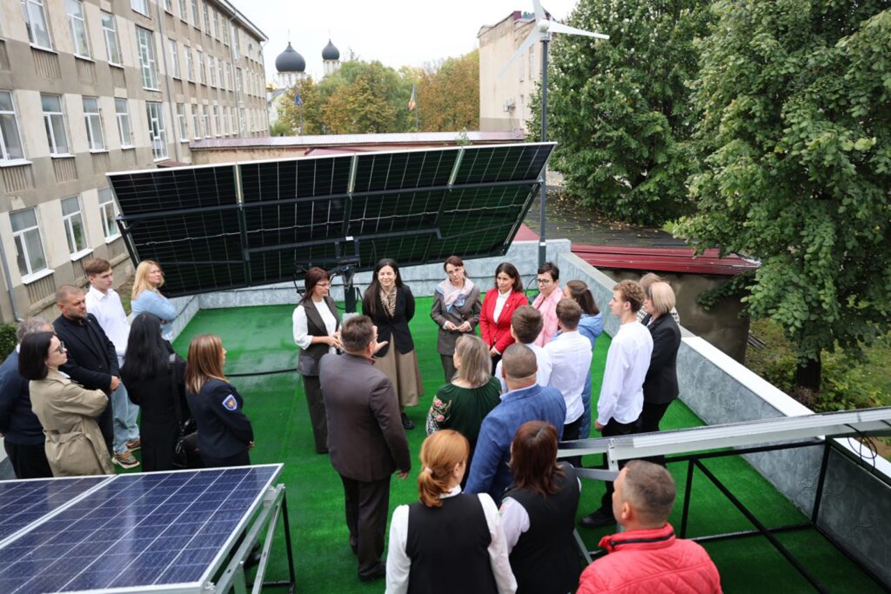Atelier modern cu panouri solare, lansat la o școală profesională din Bălți