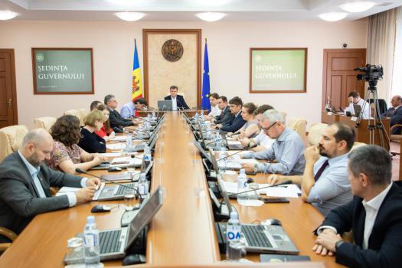 Три села остаются отключенными от электроэнергии. Премьер-министр призывает срочно принять меры