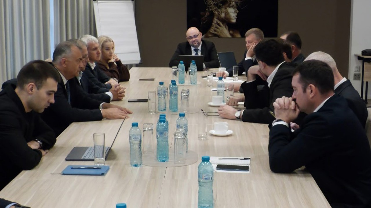 Dezbateri pe marginea inițiativei privind suspendarea din funcție a Maiei Sandu: Ce „încălcări” invocă opoziția