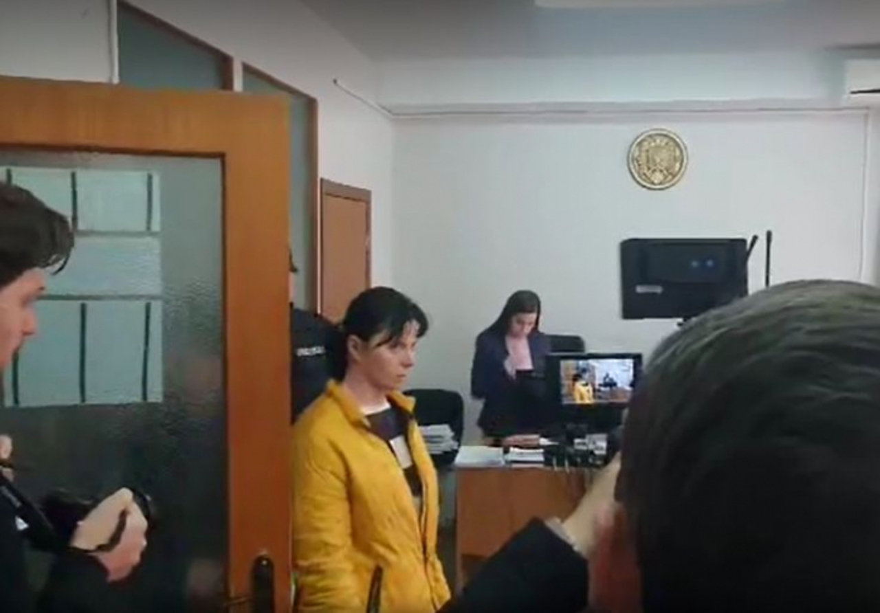Cazul minorei strivite de un troleibuz în capitală: Șoferița, plasată în arest pentru 30 de zile