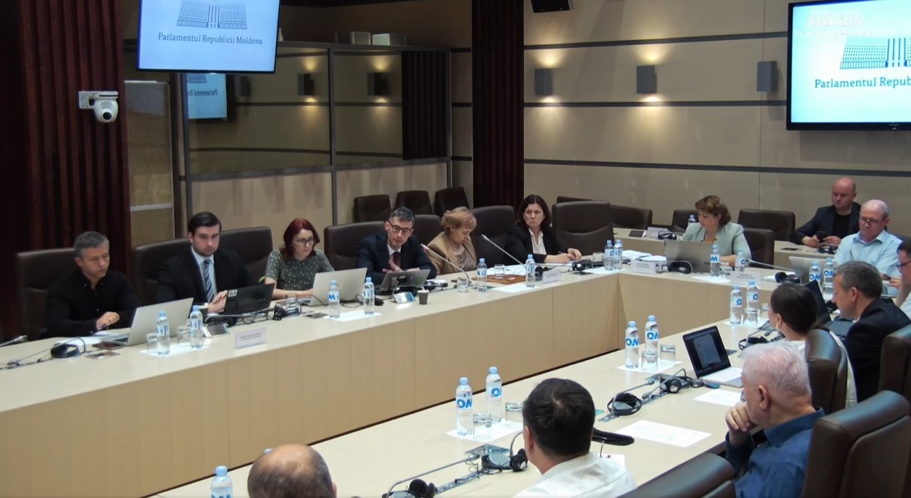 Un pensionar la 1.2 angajați: Jumătate din bugetul social, susținut cu transferuri din bugetul statului