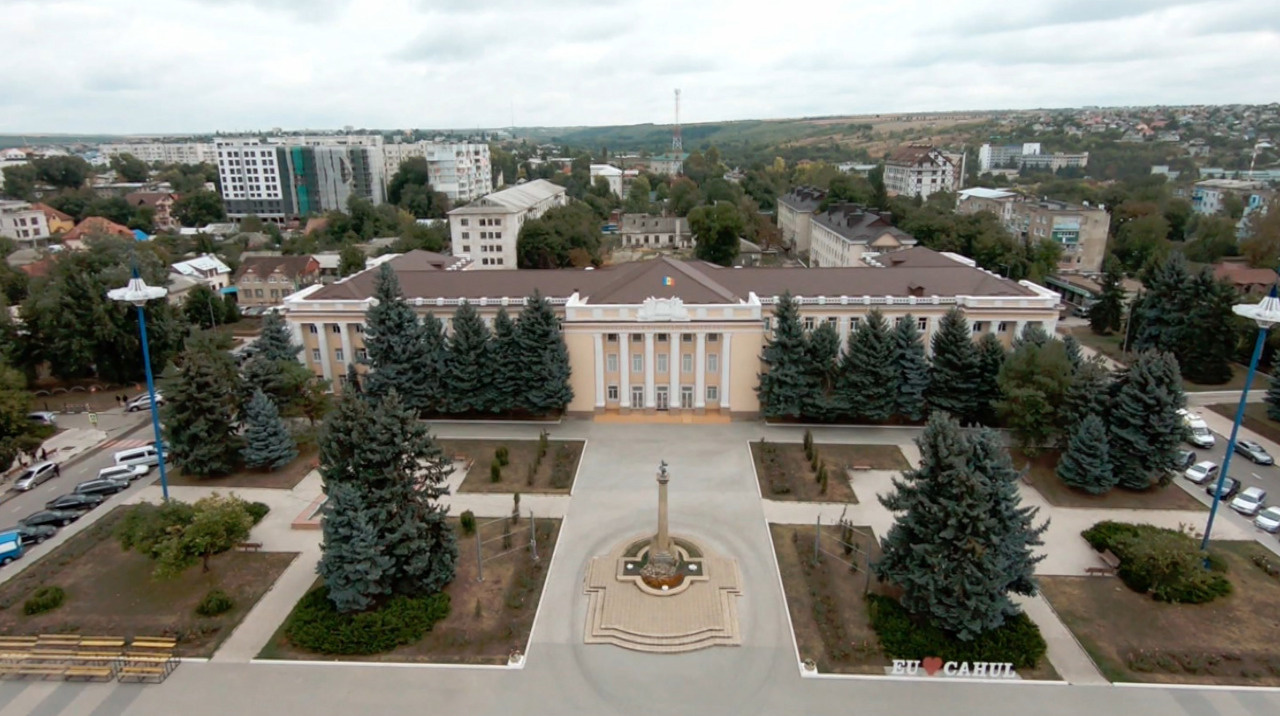 „Nu ne lăsăm cumpărați”: mesajul alegătorilor din Cahul în prag de alegeri