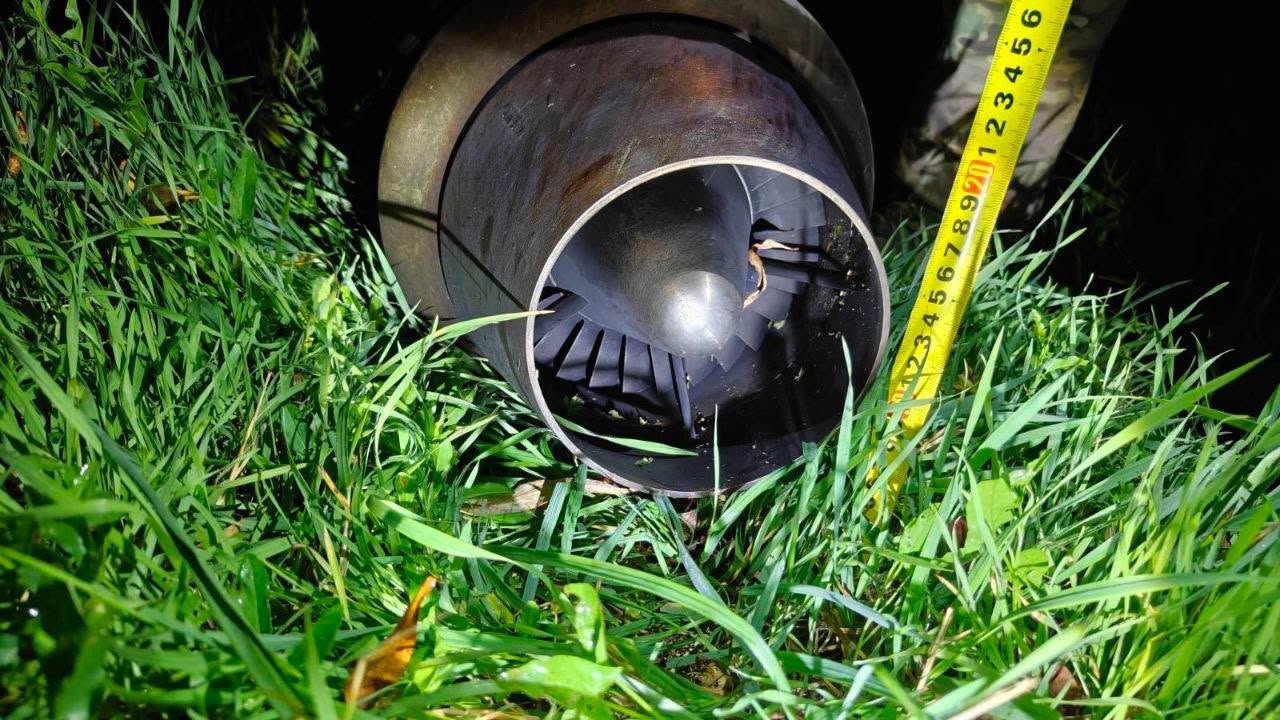 FOTO, VIDEO | Explozie lângă drum: Drona cu fragmente „Gheran-4” a lăsat trei cratere la Ivancea