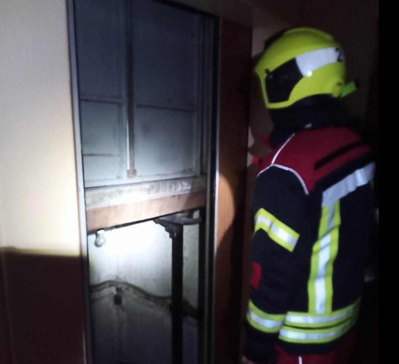 Întreruperea curentului a blocat oameni în ascensoare. În capitală, salvatorii au intervenit în 14 situații 