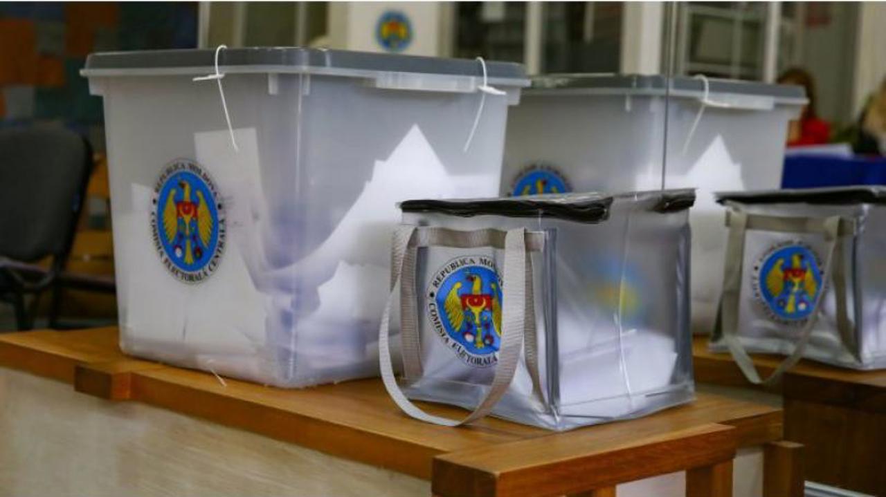 Voters who cannot go to the polls can apply for a mobile ballot box by November 16