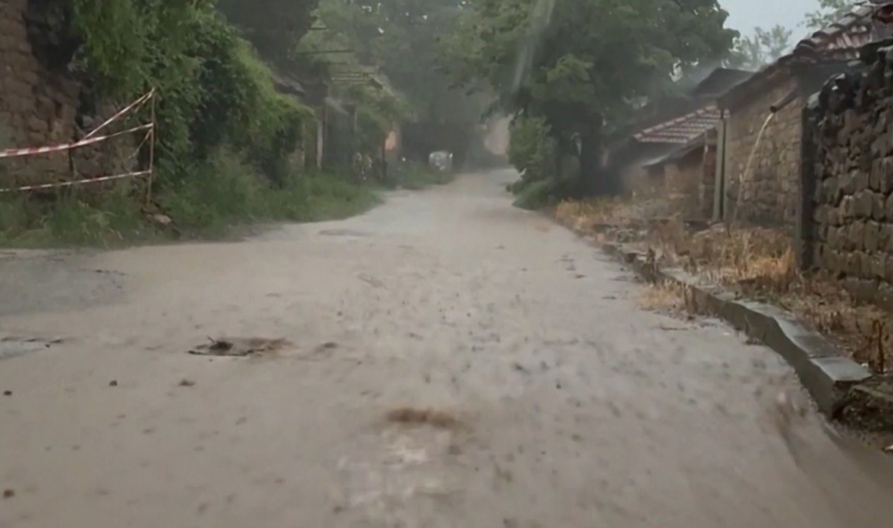 Ploile torențiale au făcut prăpăd în mai multe localități din România și Bulgaria 
