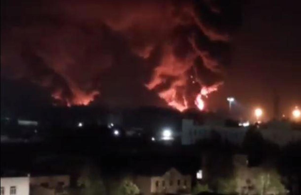 Волна ударов украинских беспилотников по пяти российским регионам и Крыму 