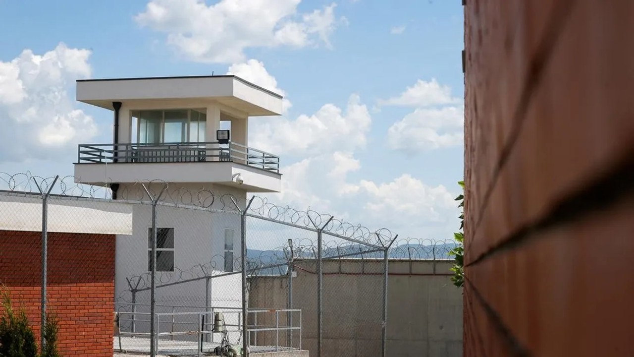 Corespondență Dan Alexe | Închisori închiriate „all inclusive”: Belgia vrea să trimită deținuți în Albania și Kosovo