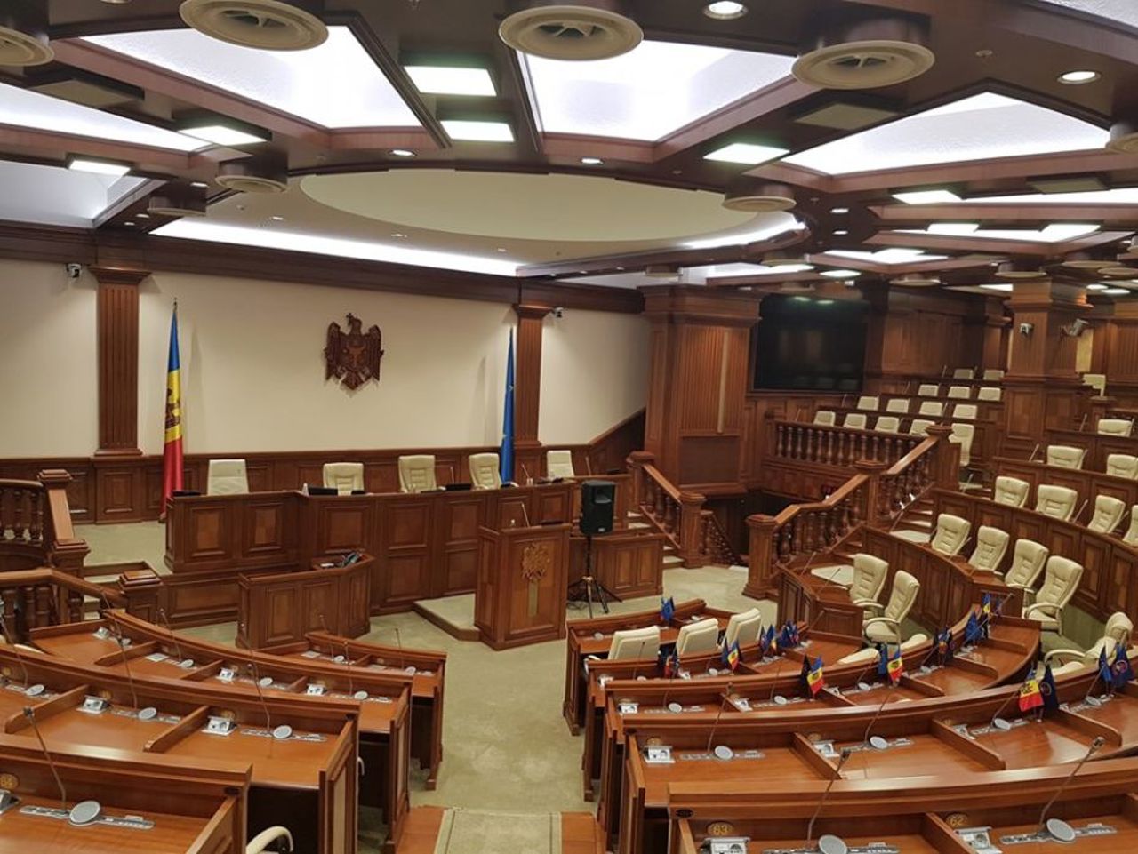 Moldova poll: PAS leads Parliament race, 4 parties in