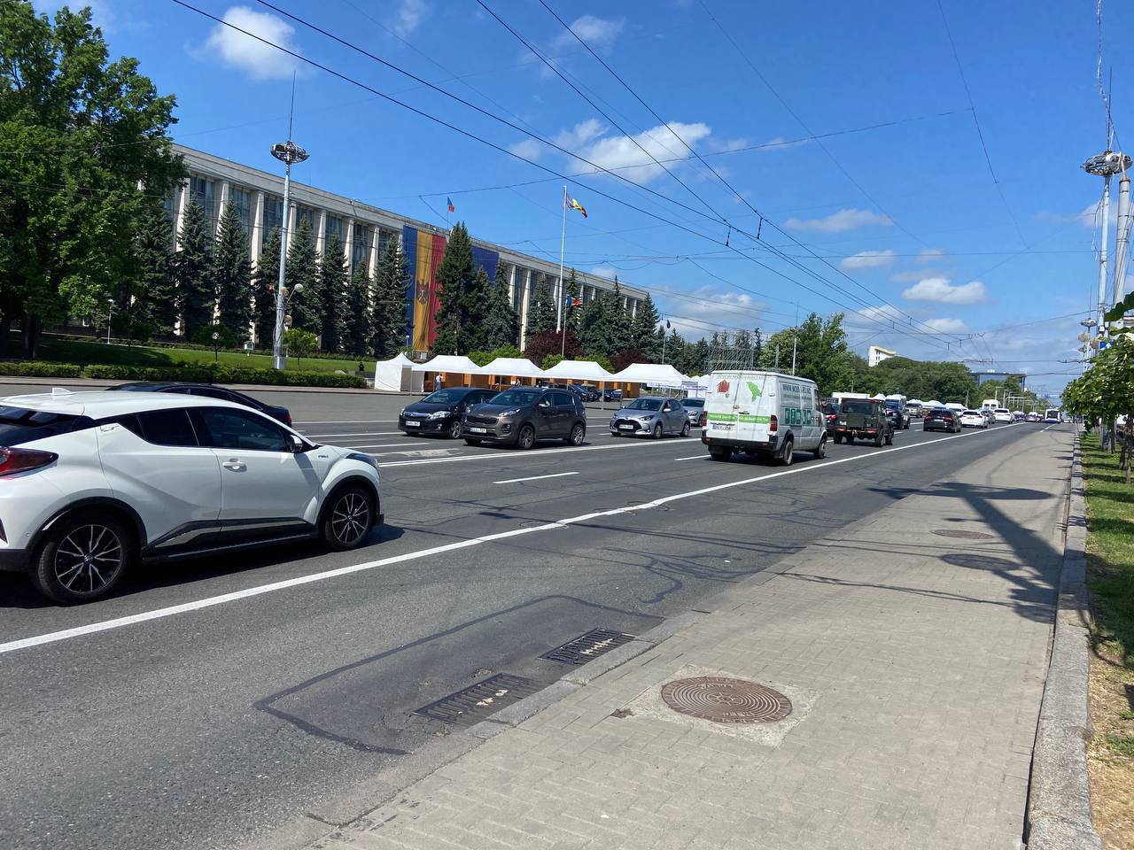 На некоторых столичных улицах временно перекроют дорожное движение